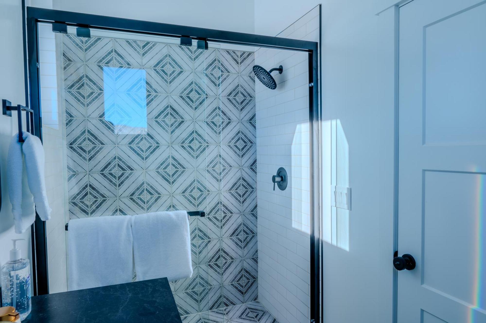 האץ' Brycegate Retreat. Stunning Views. Modern Comforts. מראה חיצוני תמונה